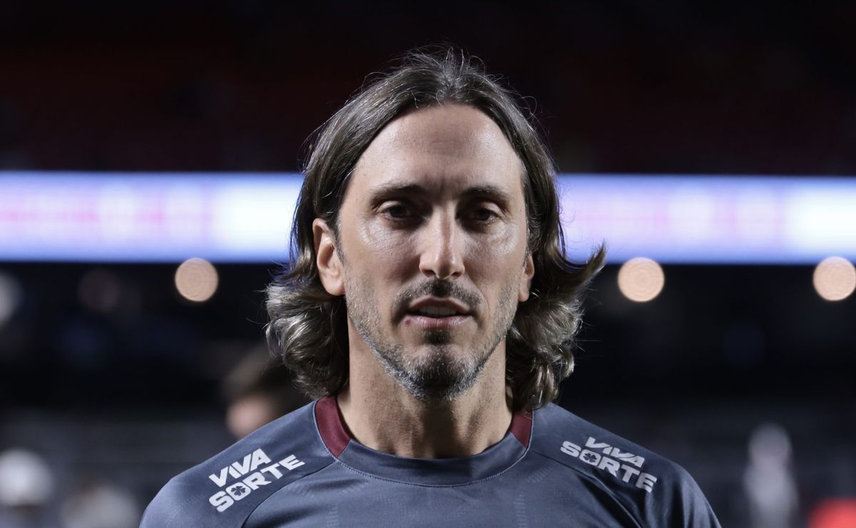 Zubeldía tem elenco nas mãos e demissão do São Paulo está fora de cogitação
