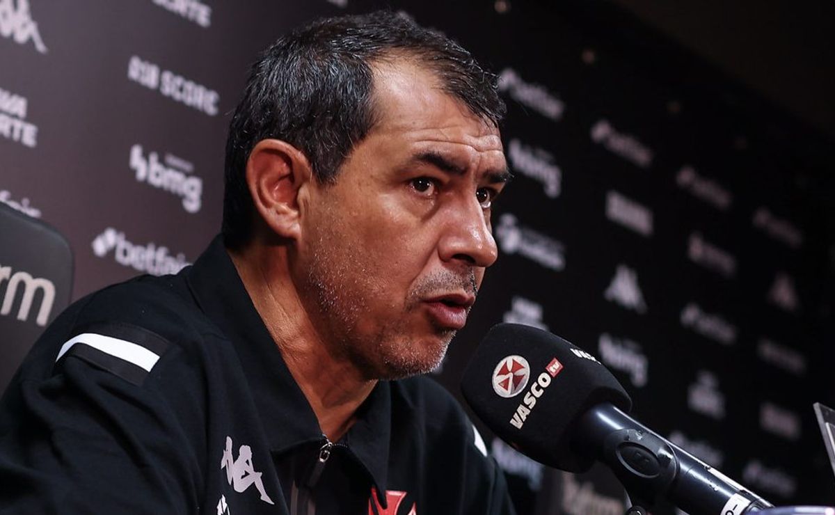 Renato Maurício Prado expõe dependência do Vasco de Carille em gols de Vegetti