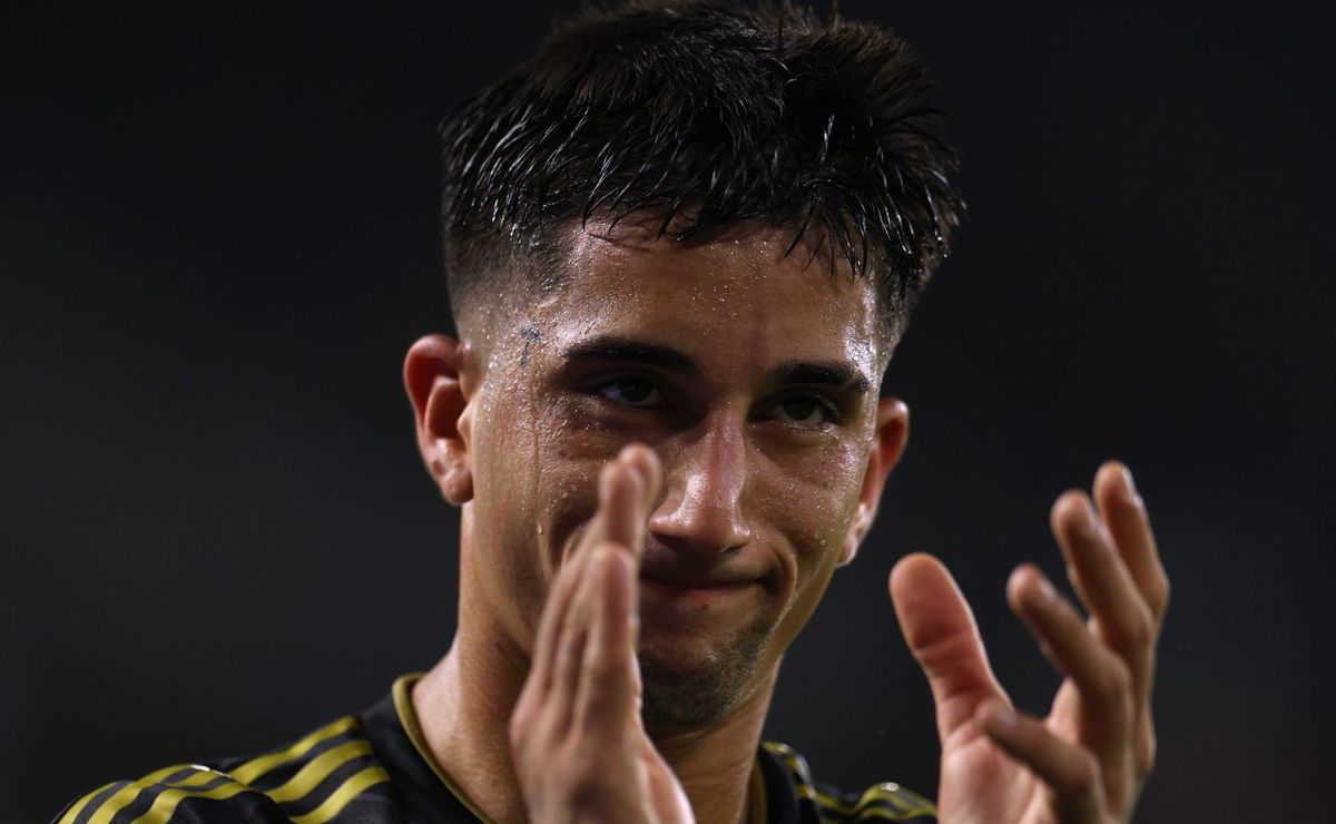 Cristian Olivera contratado pelo Grêmio esquenta e atitude do uruguaio com a torcida chama atenção