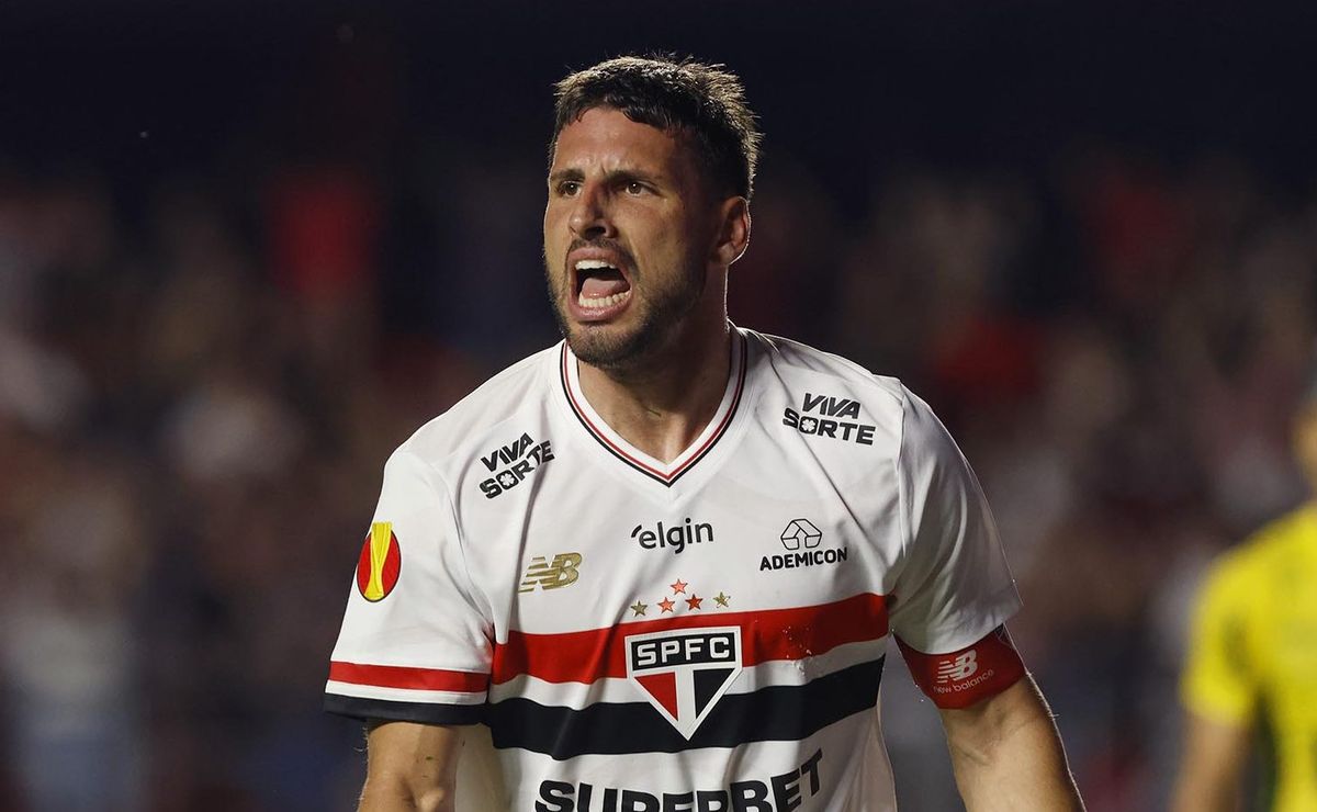 Campeão do mundo pelo São Paulo, Muller faz crítica pesada a Jonathan Calleri: “Fica acomodado”