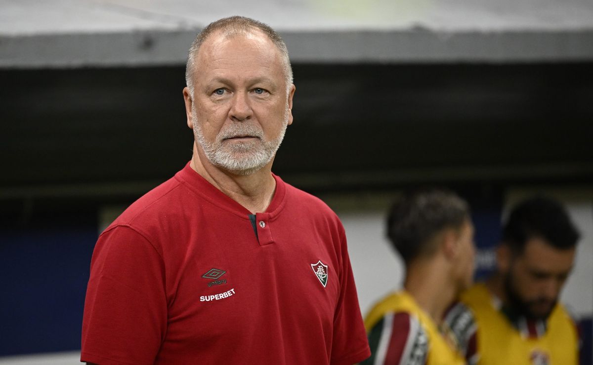 Saiba tudo sobre Otávio, volante que negocia com o Fluminense