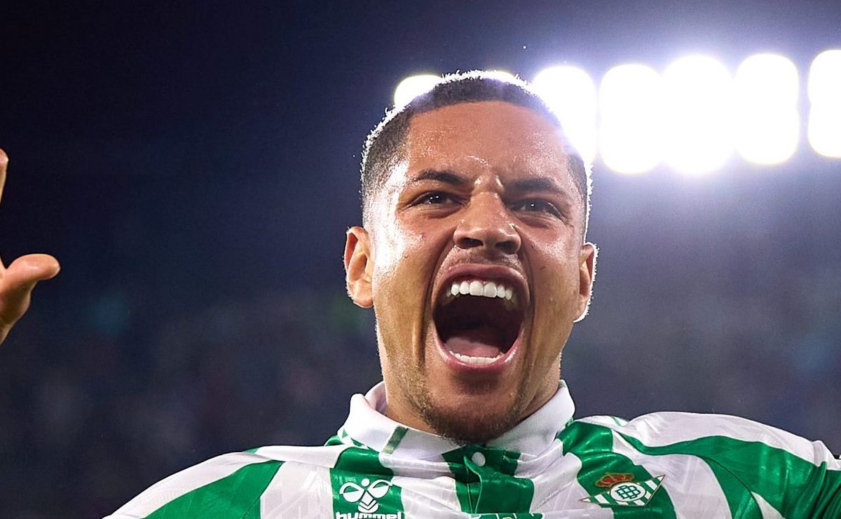 Vitor Roque terá o maior salário do Palmeiras em negócio concluído com o Barcelona tendo aceite