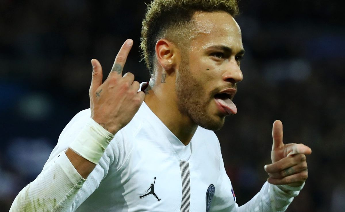 Neymar domina duelos contra Memphis Depay: relembre os confrontos entre os craques