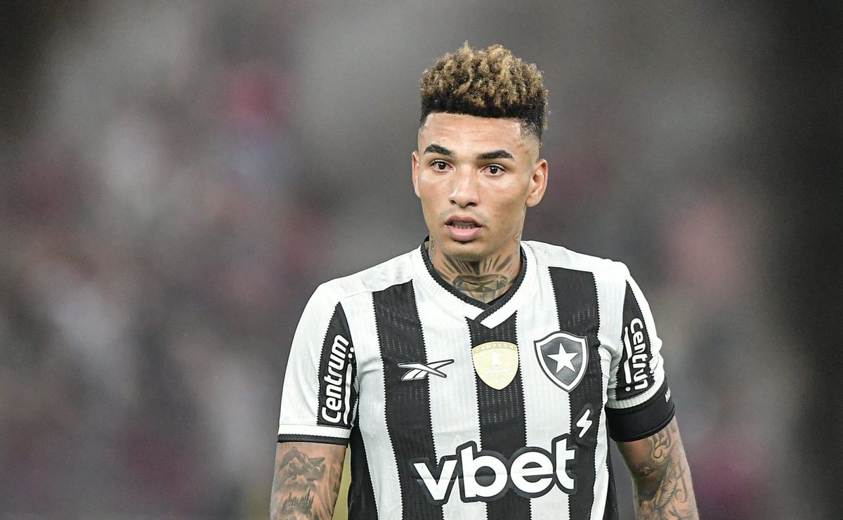 Botafogo tem ataque nulo contra o Flamengo e perde mais uma no Estadual