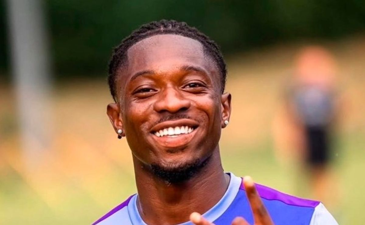 Amuzu explica que Quinteros foi fundamental para sua chegada no Grêmio: “Senti confiança”