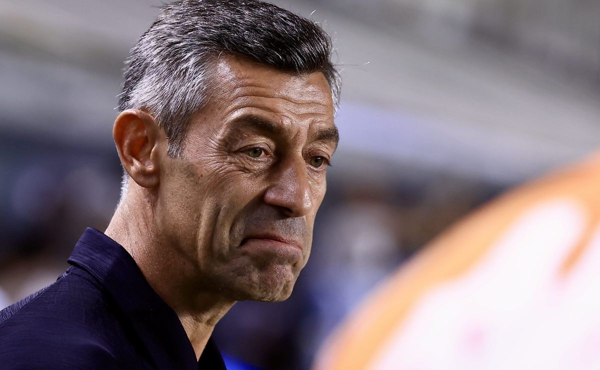 Caixinha expõe problema no planejamento do Santos e assume responsabilidades: “é isso que…”