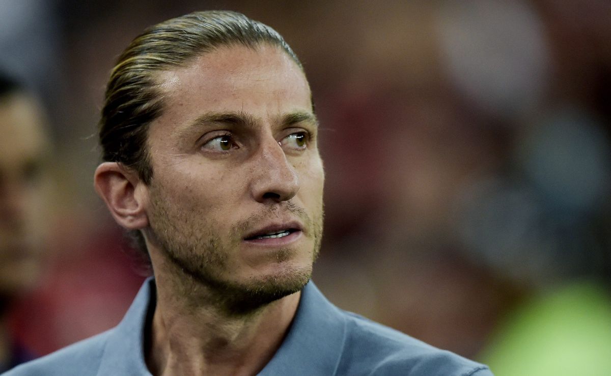 Filipe Luís rasga elogios a Varela após atuação contra o Botafogo e explica posição improvisada do lateral