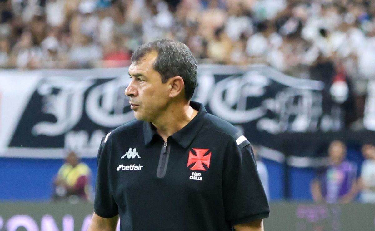 Com dificuldades no mercado, Carille usará jovens do Vasco: “vão ganhar espaço comigo”