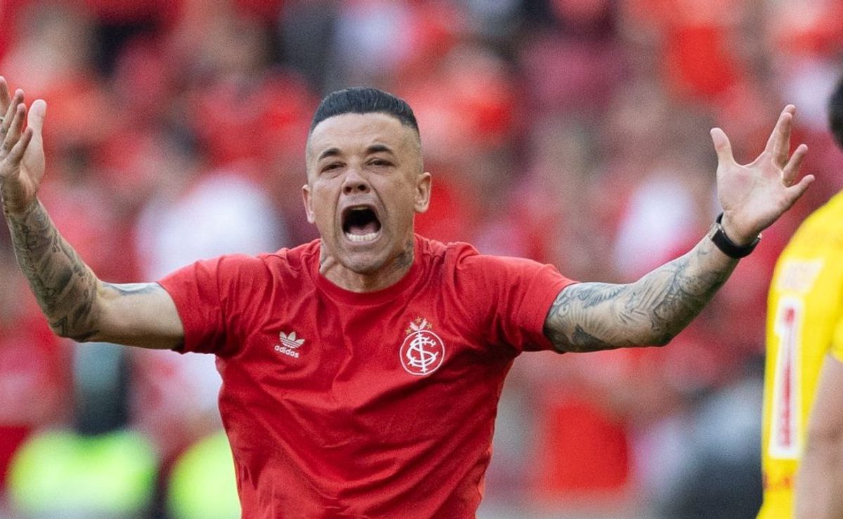 D’Alessandro, dirigente do Inter, aponta favorecimento ao Grêmio em Gre-Nal: “Há um lado favorecido”
