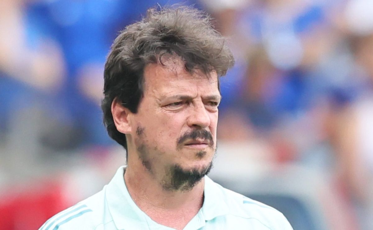 Fernando Diniz revela que Luciano ficou próximo de deixar o São Paulo pelo Cruzeiro