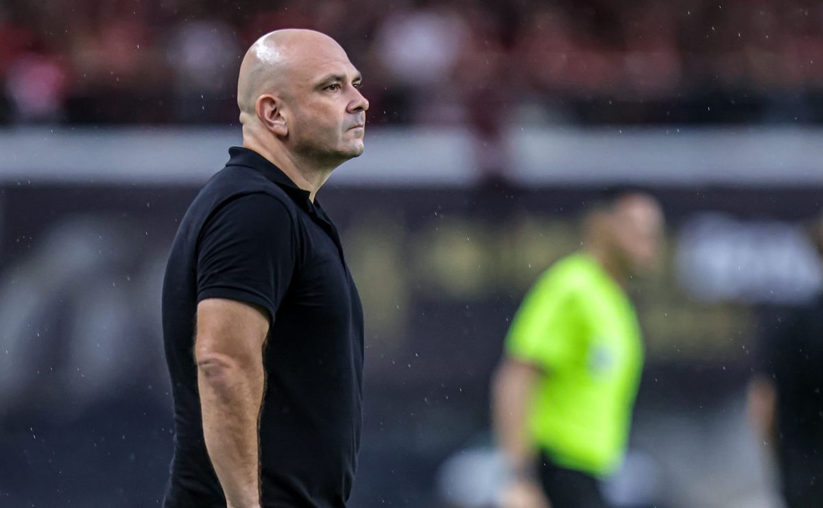 Ex-auxiliar do Botafogo, Carlos Leiria destaca evolução do Botafogo na temporada: “