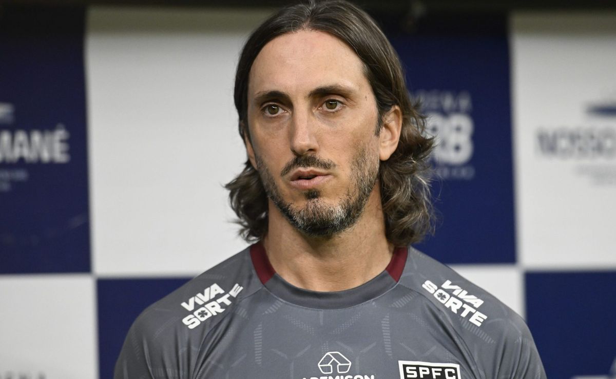 Zubeldía deixa Ryan Francisco no banco e irrita torcida do São Paulo