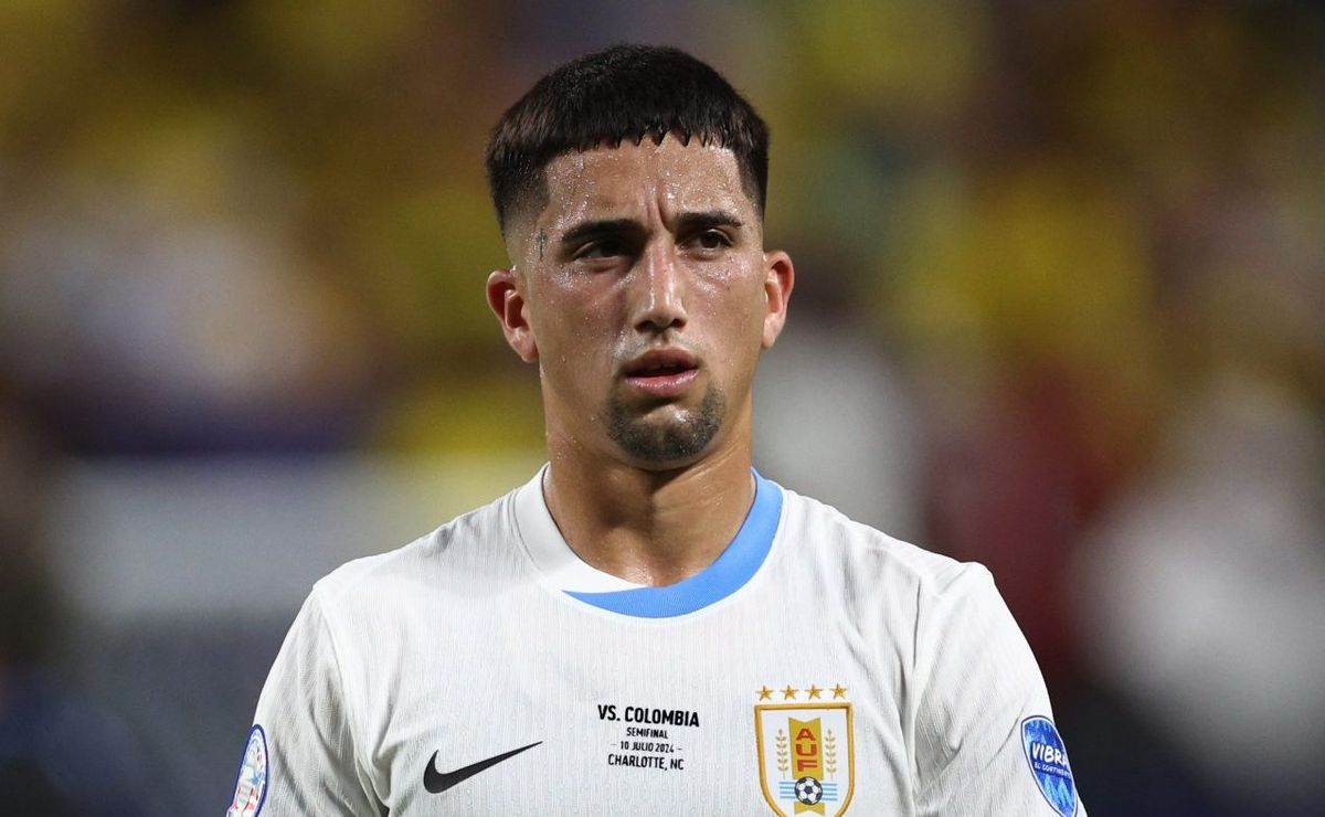 Cristian Olivera mal chega ao Grêmio e manda recado após desembarque em Porto Alegre: “Muito contente”