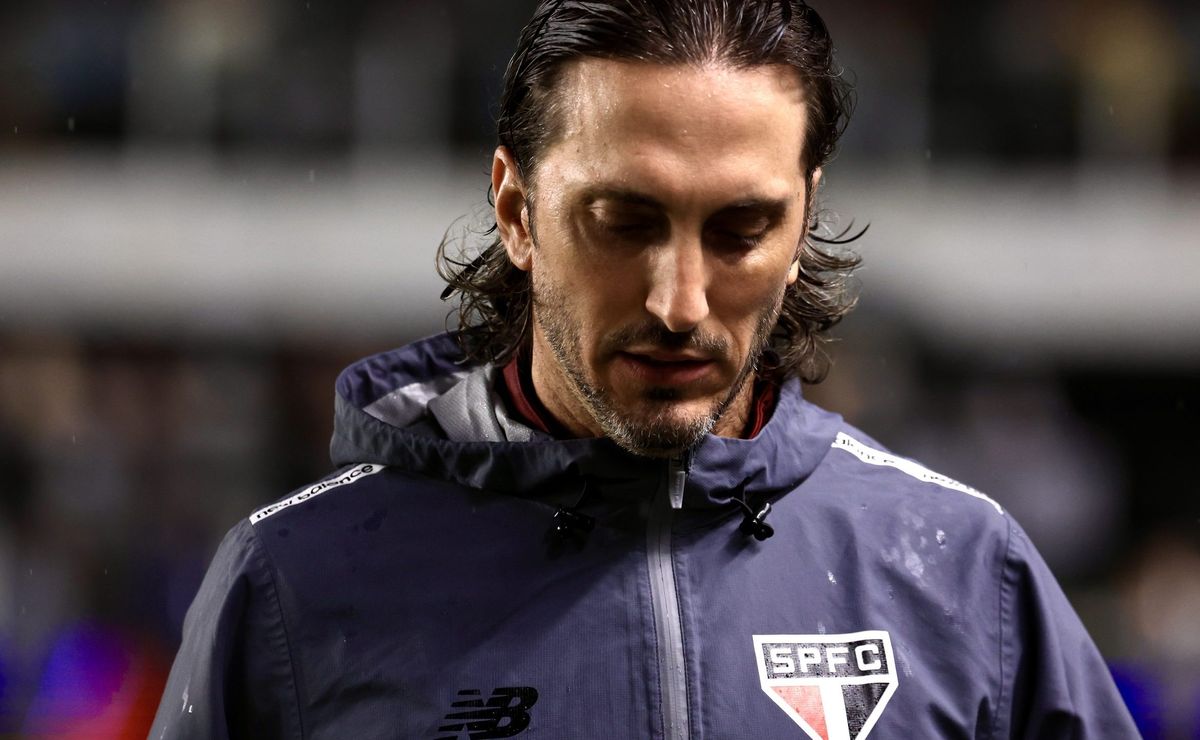 Jornalista projeta o futuro de Zubeldía e analisa risco de demissão no São Paulo: ‘Muita pressão’