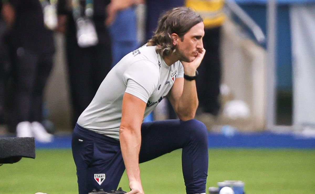 Leandro Quesada critica Zubeldía e Diretoria do São Paulo em razão dos resultados recentes