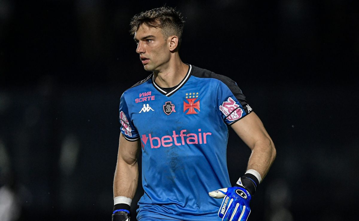 Discussão entre Léo Jardim e Vegetti em Flamengo x Vasco tem situação exposta pelo goleiro