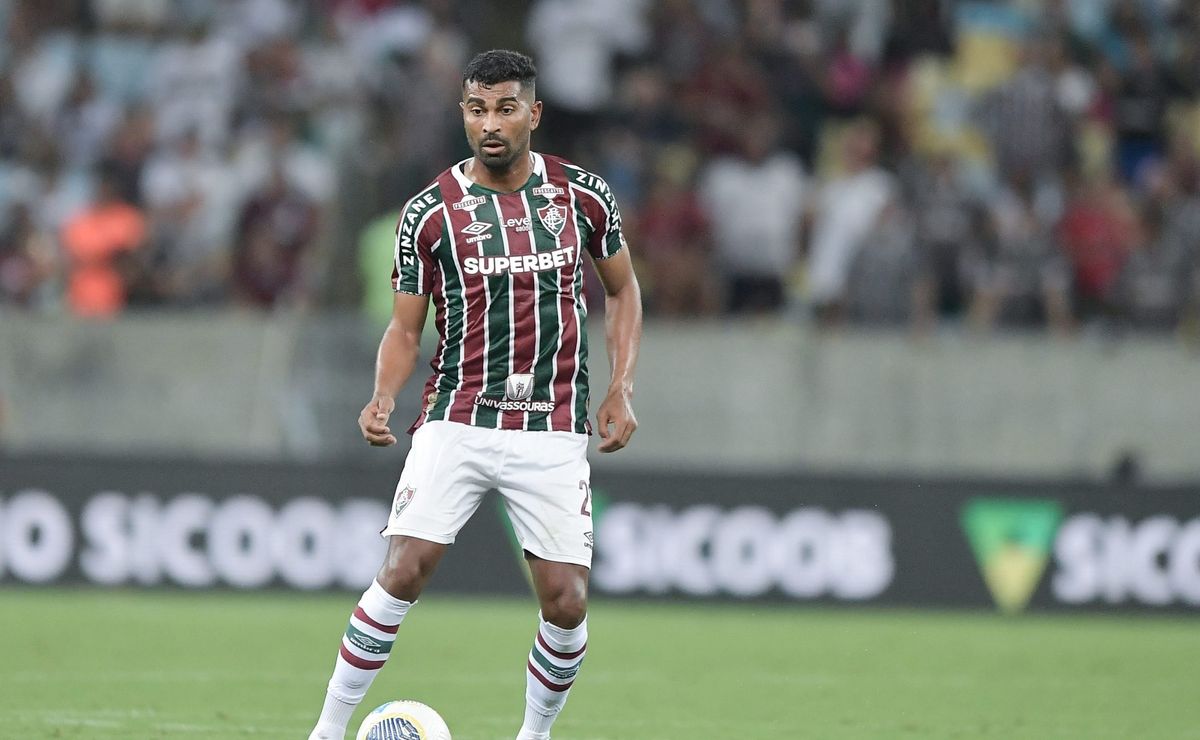 Thiago Santos perde espaço e pode virar última opção dos zagueiros do Fluminense