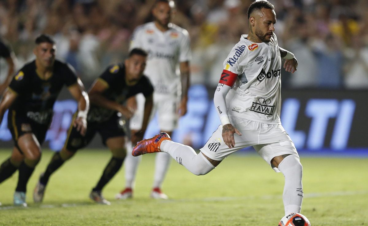 Neymar tem grande atuação com gol e assistência em vitória do Santos sobre o Água Santa