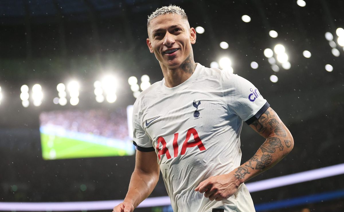 Palmeiras contratando Richarlison após não de Roberto Firmino tem veredito positivo da torcida