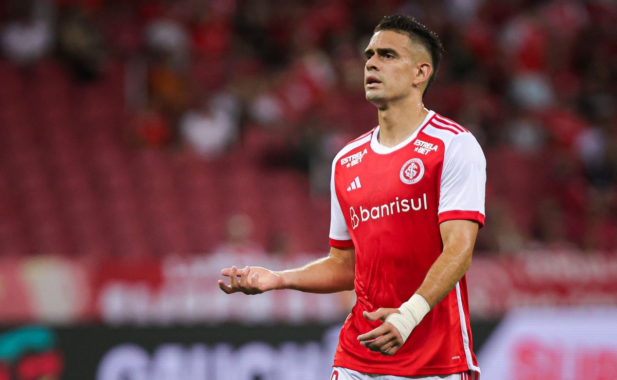 Roger Machado é sincero sobre Borré após pênalti perdido no Internacional e dá aval