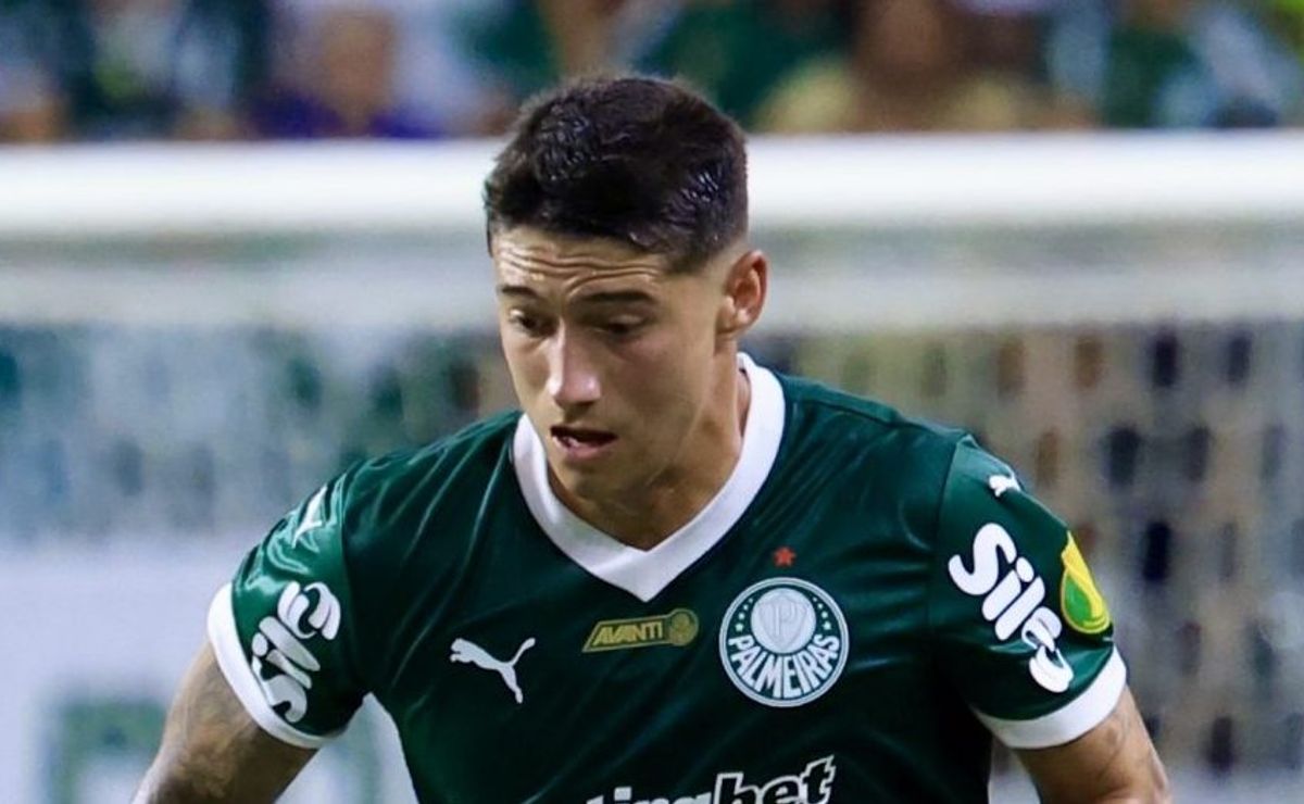 Emiliano Martínez causa boa impressão em Palmeiras x São Paulo e Abel recebe recado da torcida: “Titularidade”