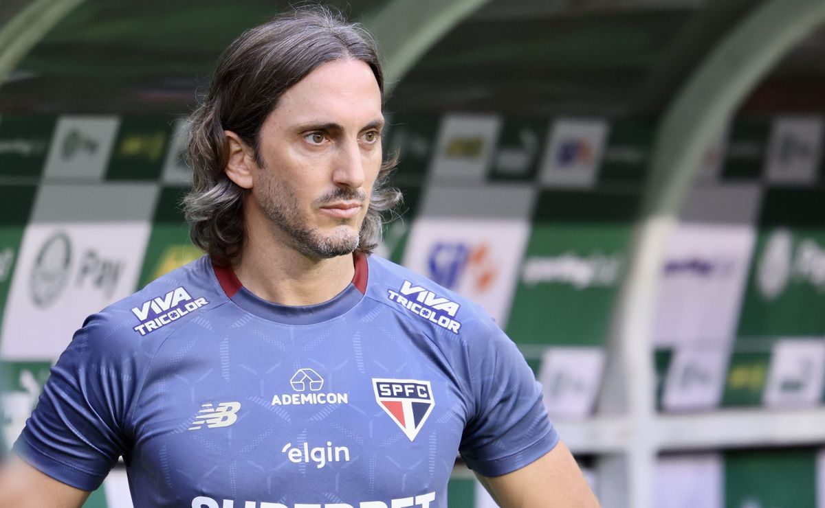 Zubeldía justifica preservação de Oscar e Lucas e aprova atuação do São Paulo no clássico