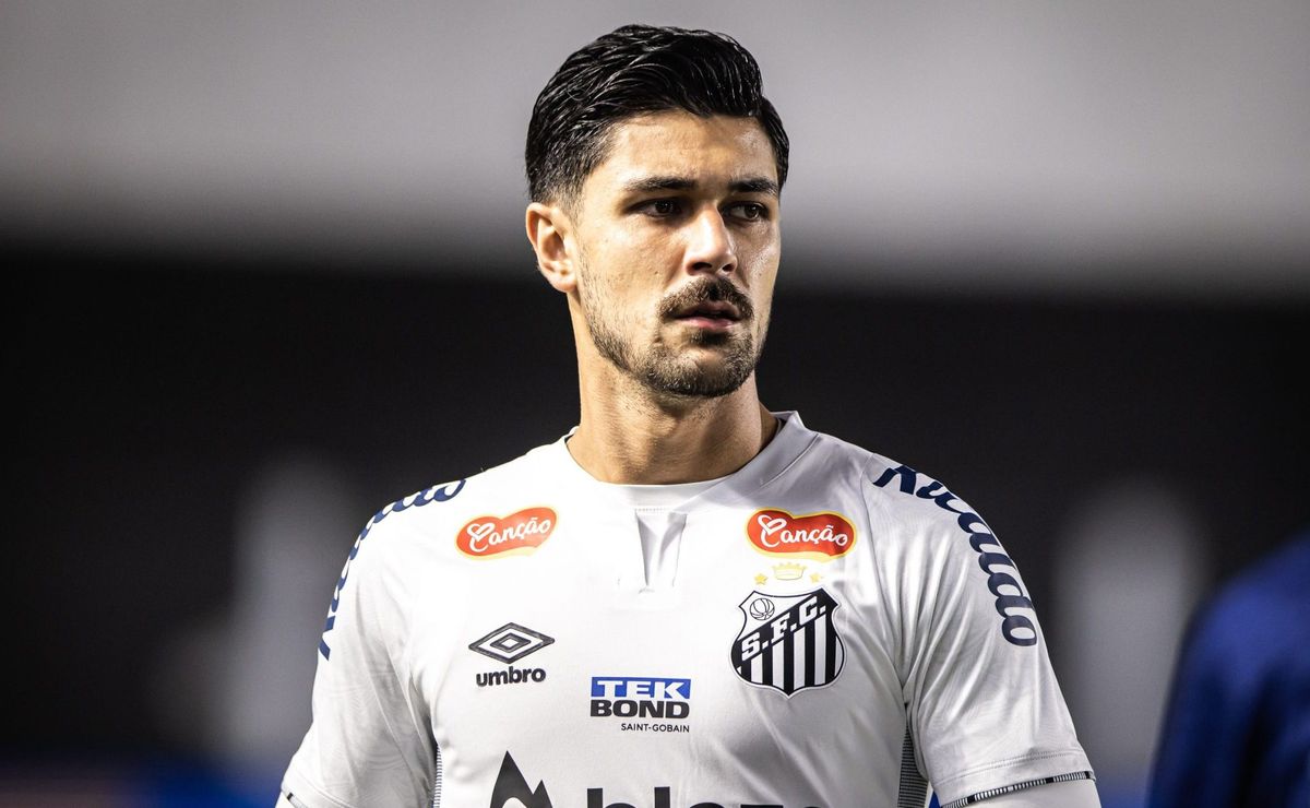 Torcida do Santos comemora vitória e manda a real para Caixinha: “Time ideal, sem Basso e Godoy!”