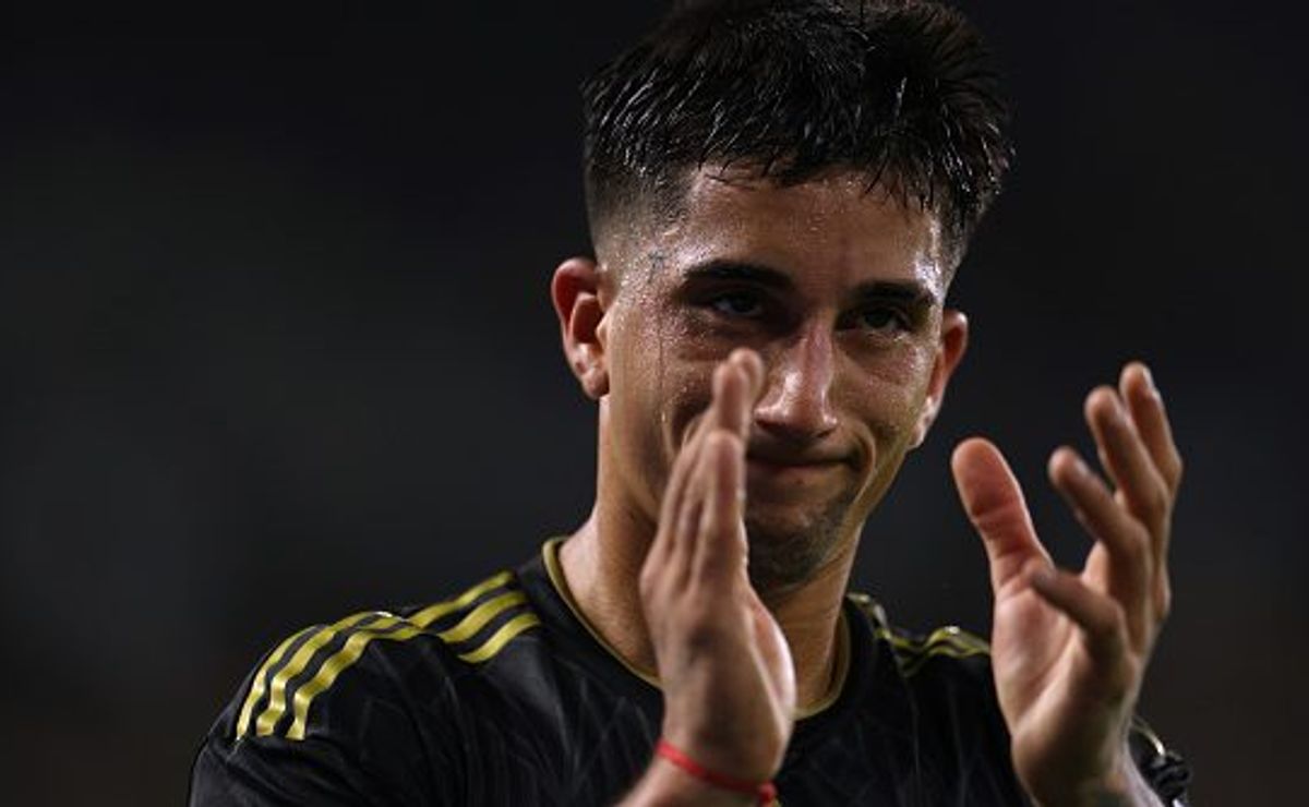 Cristian Olivera mal chegou e já revelou data de estreia pelo Grêmio: “Estou bem”