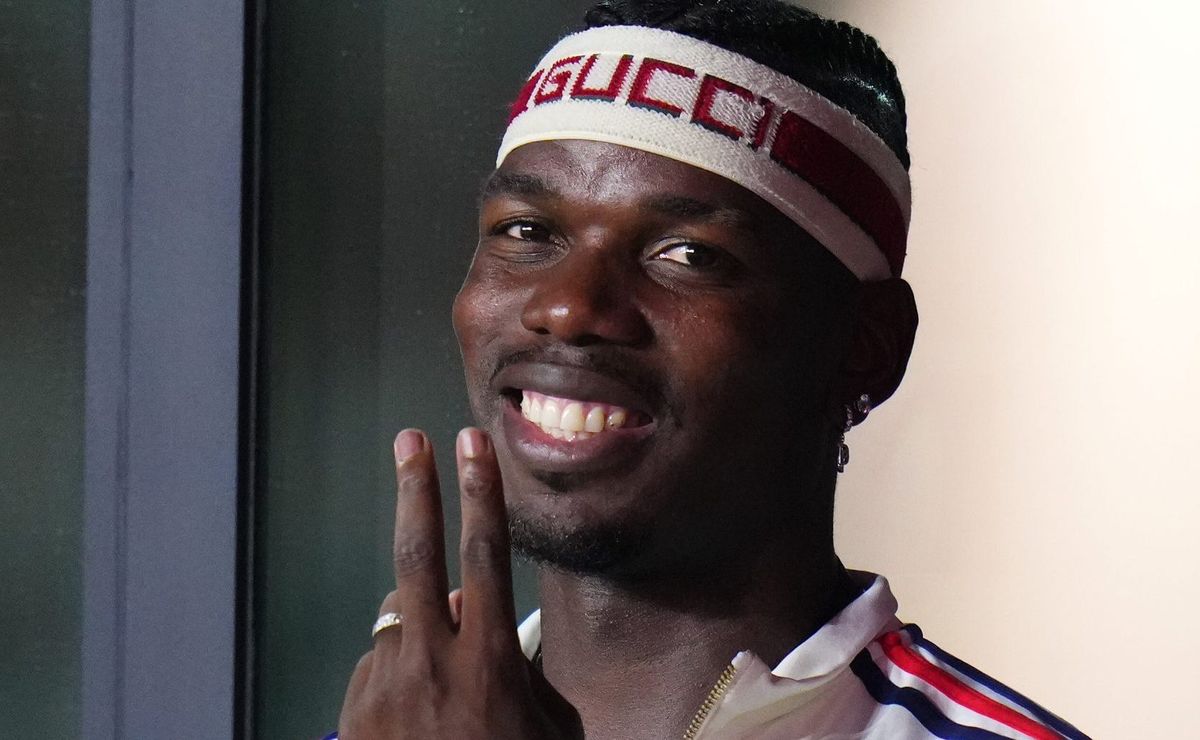 Paul Pogba pode assinar contrato de produtividade e jogar no Manchester United ao invés do Corinthians