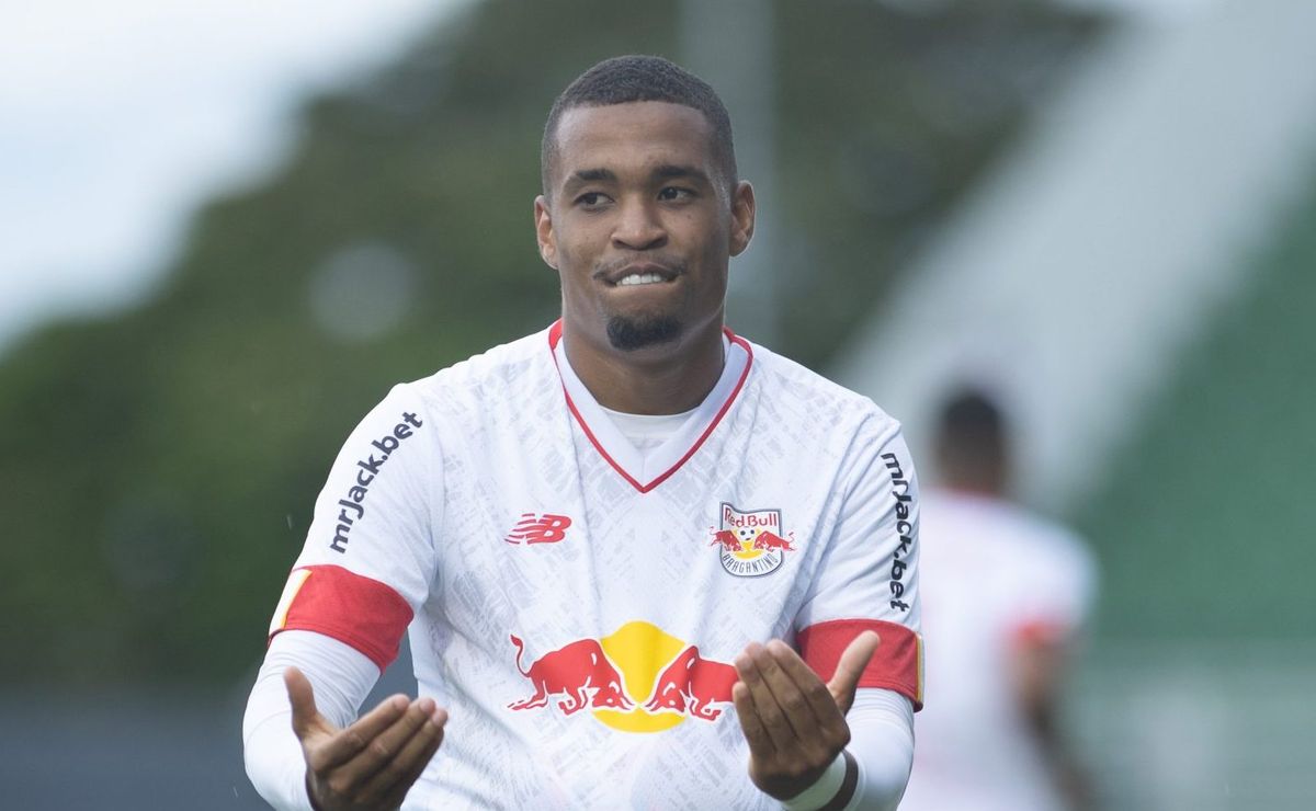 Especulado no Fluminense, Alerrandro deixa o Bragantino e vai jogar no CSKA, da Rússia