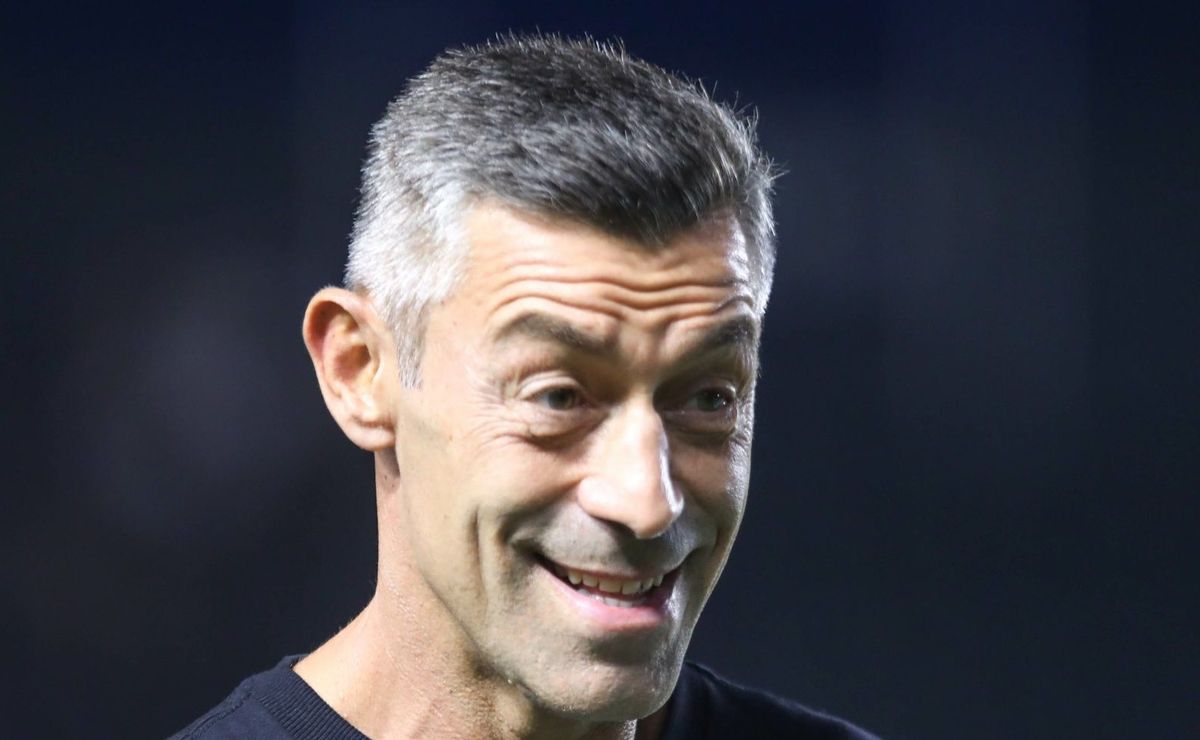 Caixinha ganha reforço no Santos e Deivid Washington passa por exames médicos nos próximos dias