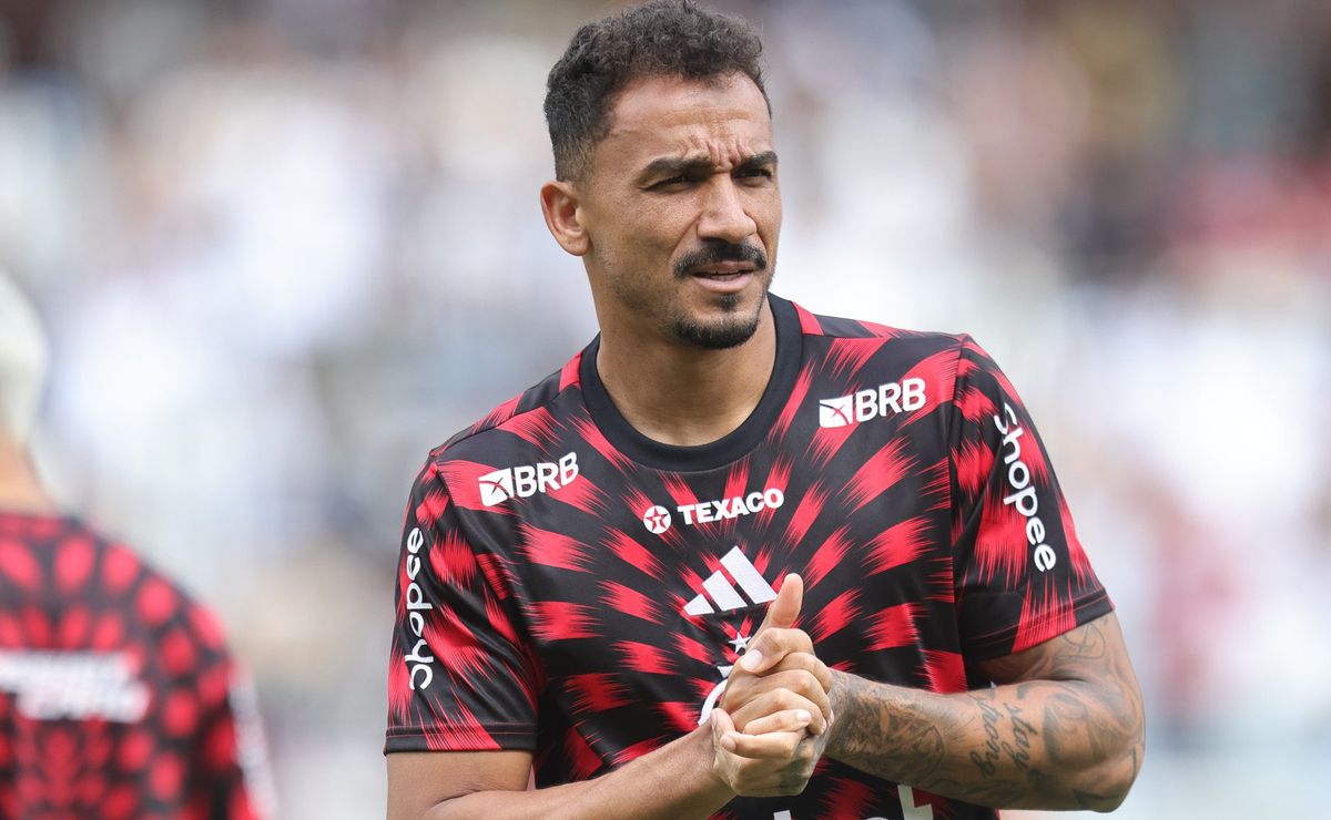 Danilo mal chega no Flamengo e já dá motivos para assumir titularidade com Filipe Luís