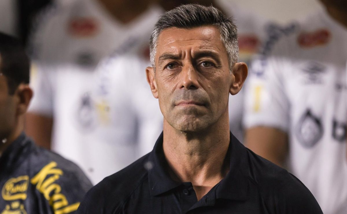 Torcida do Santos manda recado para Caixinha e exige trio no banco contra o Nordeste