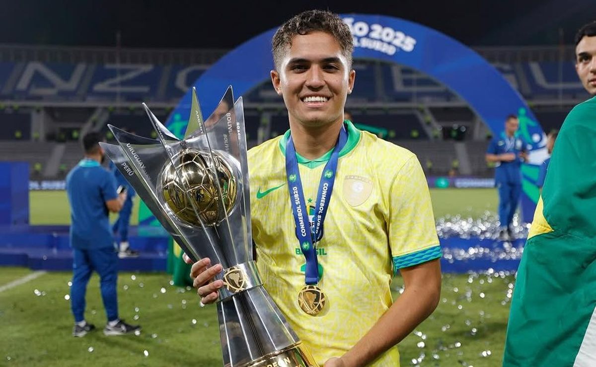 Torcida do Vasco exige titularidade de Rayan e Paulinho após título no Sul-Americano Sub-20