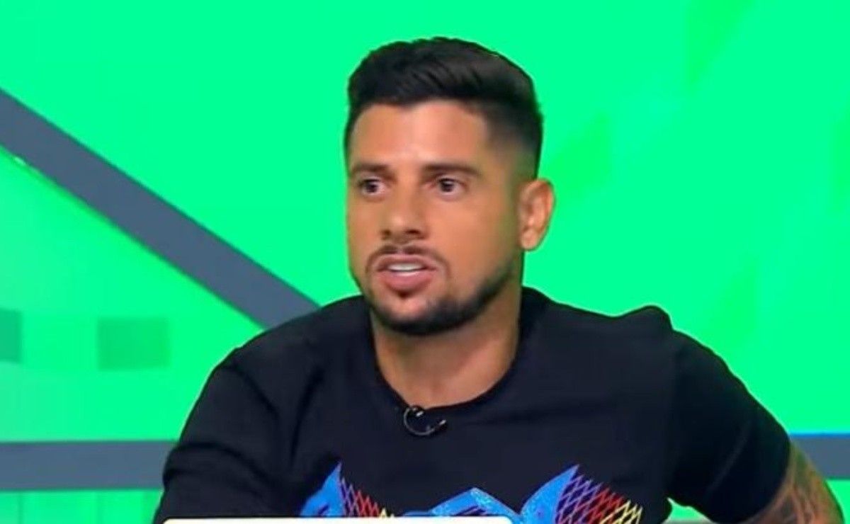 Cicinho prevê eliminação do Corinthians no Campeonato Paulista na semifinal