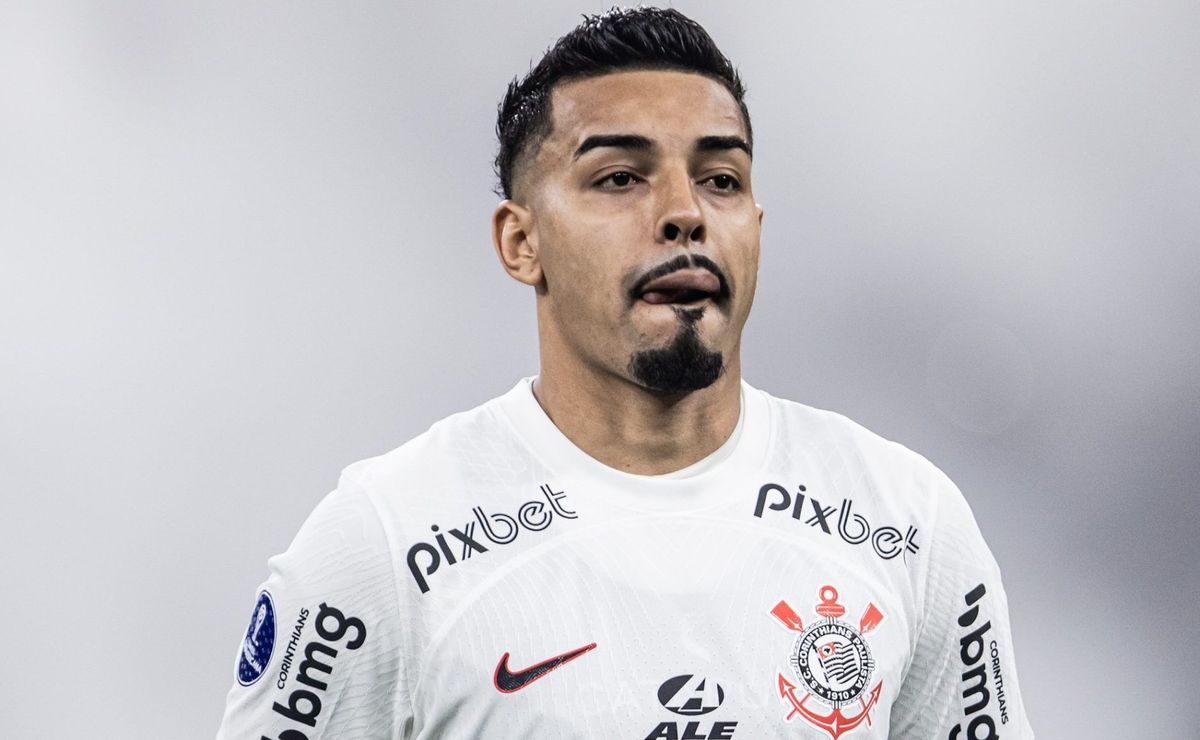 Corinthians aceita aumentar salário, faz oferta e renovação ‘congela’ após exigências de Matheus Bidu