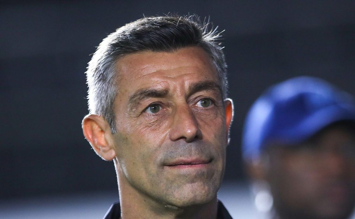 Marcelo Teixeira respalda trabalho de Caixinha no Santos e não vai trocar de técnico