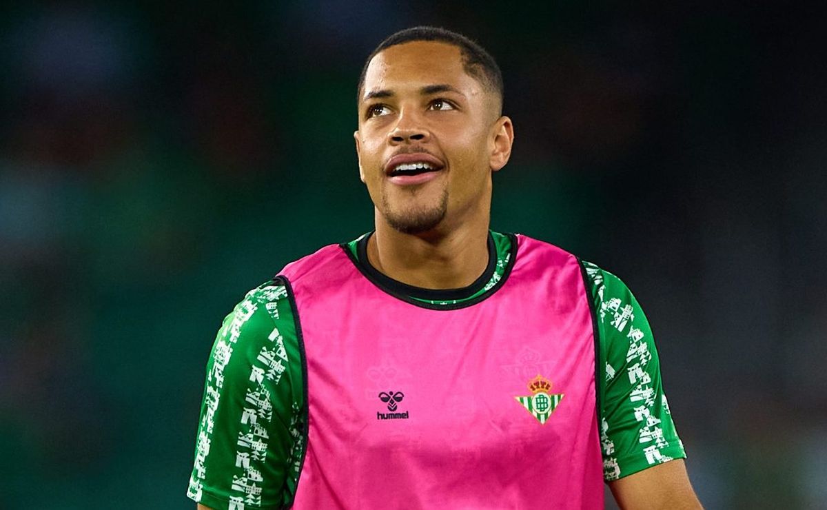 Palmeiras não para em Vitor Roque e quer um segundo volante e mais um ponta até sexta-feira (28)