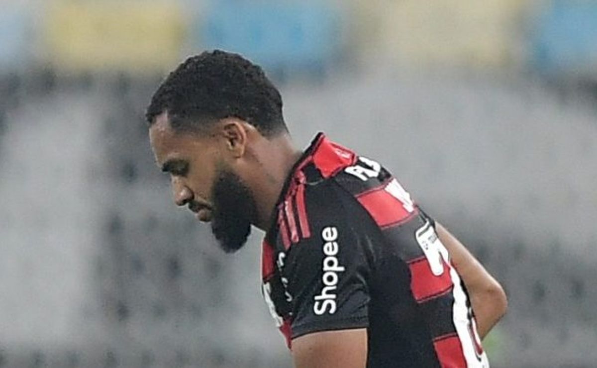 Juninho tem decisão no Flamengo 34 dias após ser contratado e Filipe Luís confia no atacante