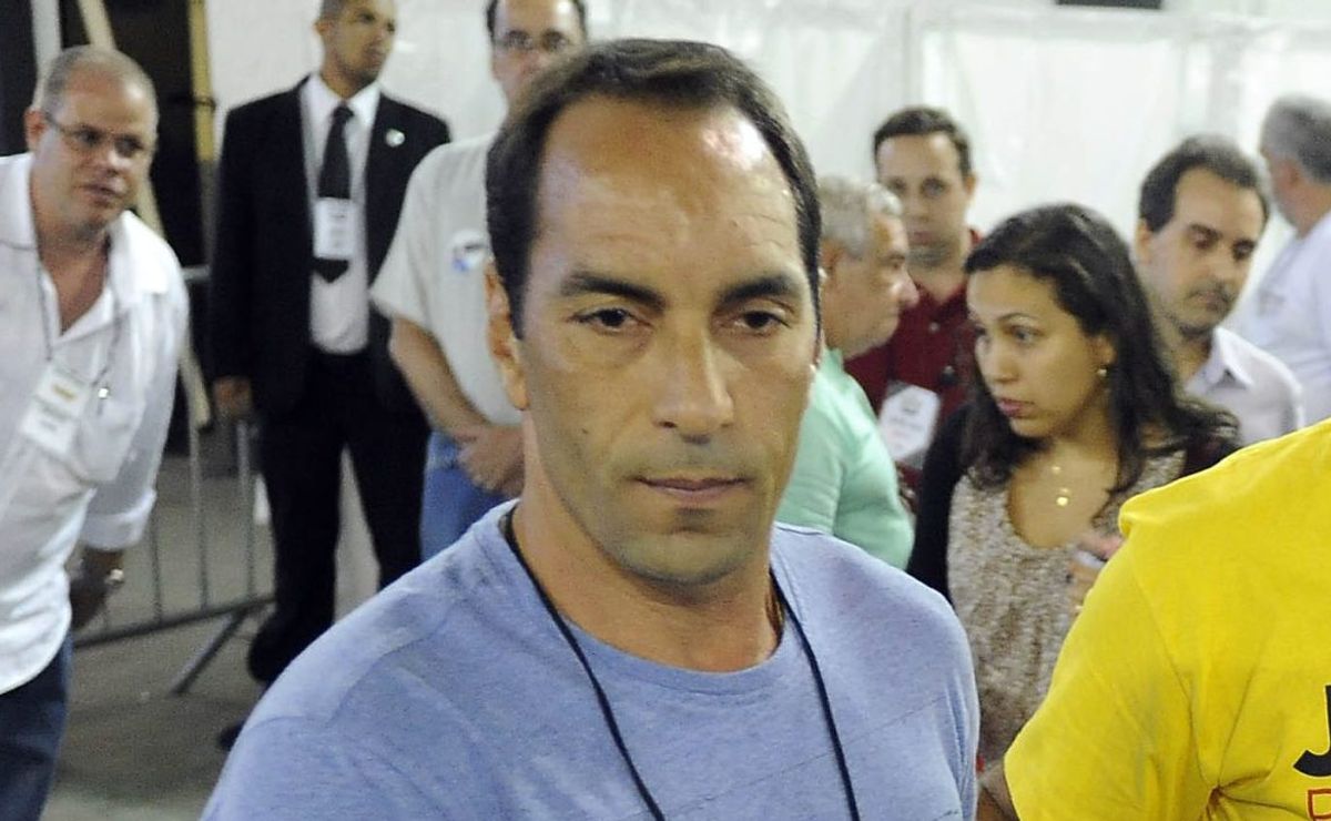 Edmundo critica contratação de Benjamín Garré, mas torce pelo sucesso do jogador no Vasco