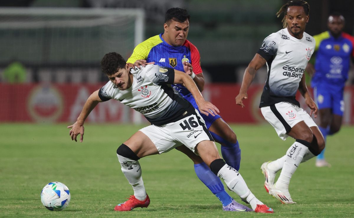Corinthians desperdiça chances, vacila na defesa e cede empate em Caracas pela estreia da Libertadores