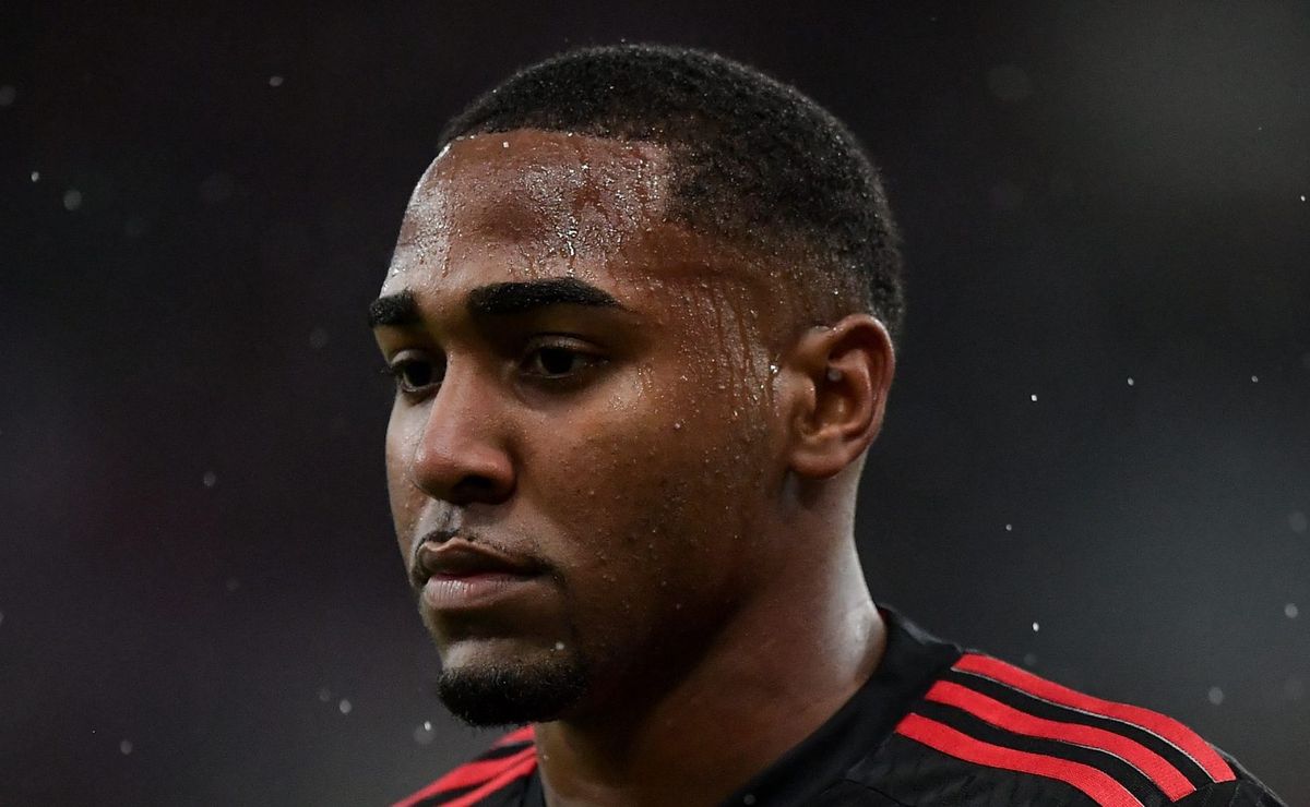 Lorran não fica no Flamengo e José Boto negocia empréstimo para time do Brasileirão