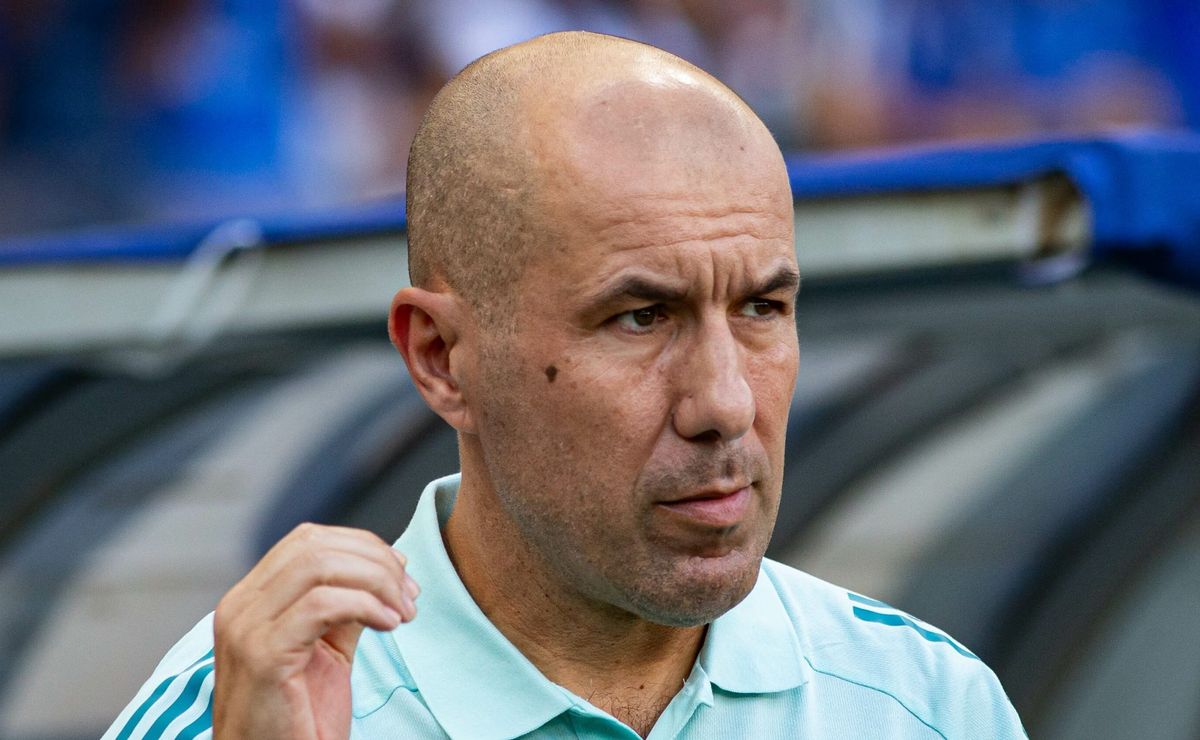 Leonardo Jardim dá aval e Cruzeiro vai contratar novo atacante no mercado da bola