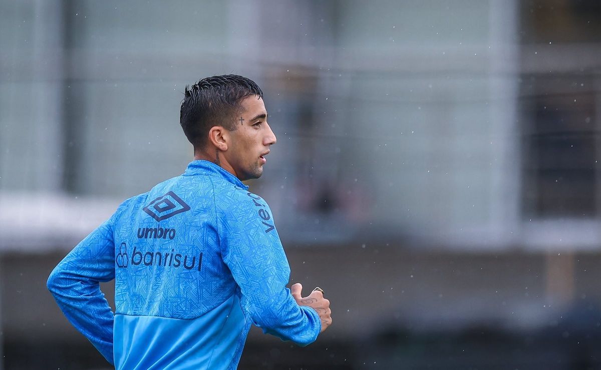 Jornalista revela salário de Cristian Oliveira no Grêmio e situação repercute na torcida