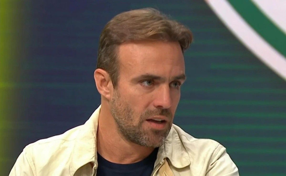 Roger Flores reprova atuações de Payet e Philipe Coutinho na vitória do Vasco na Copa do Brasil