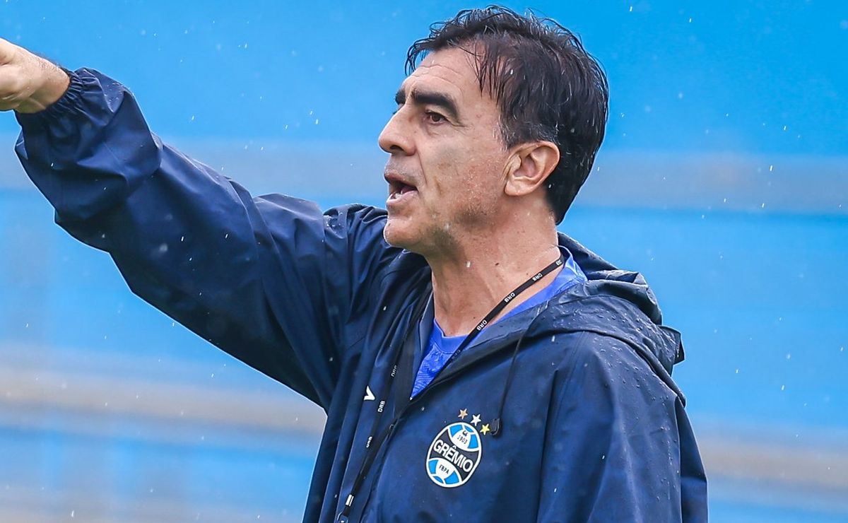 Grêmio de Gustavo Quinteros é criticado, mas torcida acha culpado: “É um pasto…”
