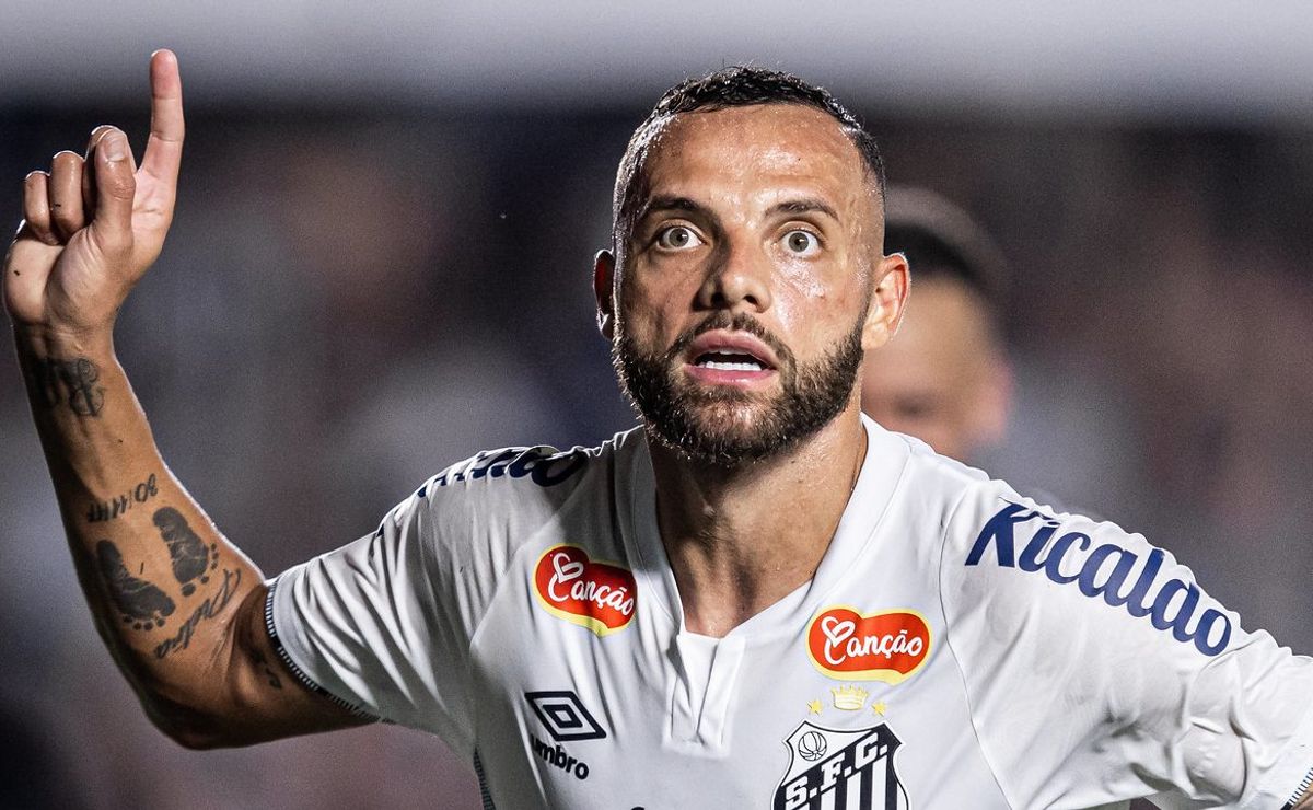 Guilherme se destaca e diretoria prepara valorização para o atacante para temporada