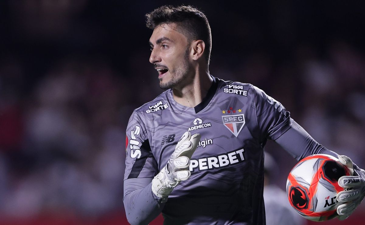 Goleiro Rafael do São Paulo é eleito destaque da partida e torcida reage “Ótima atuação”