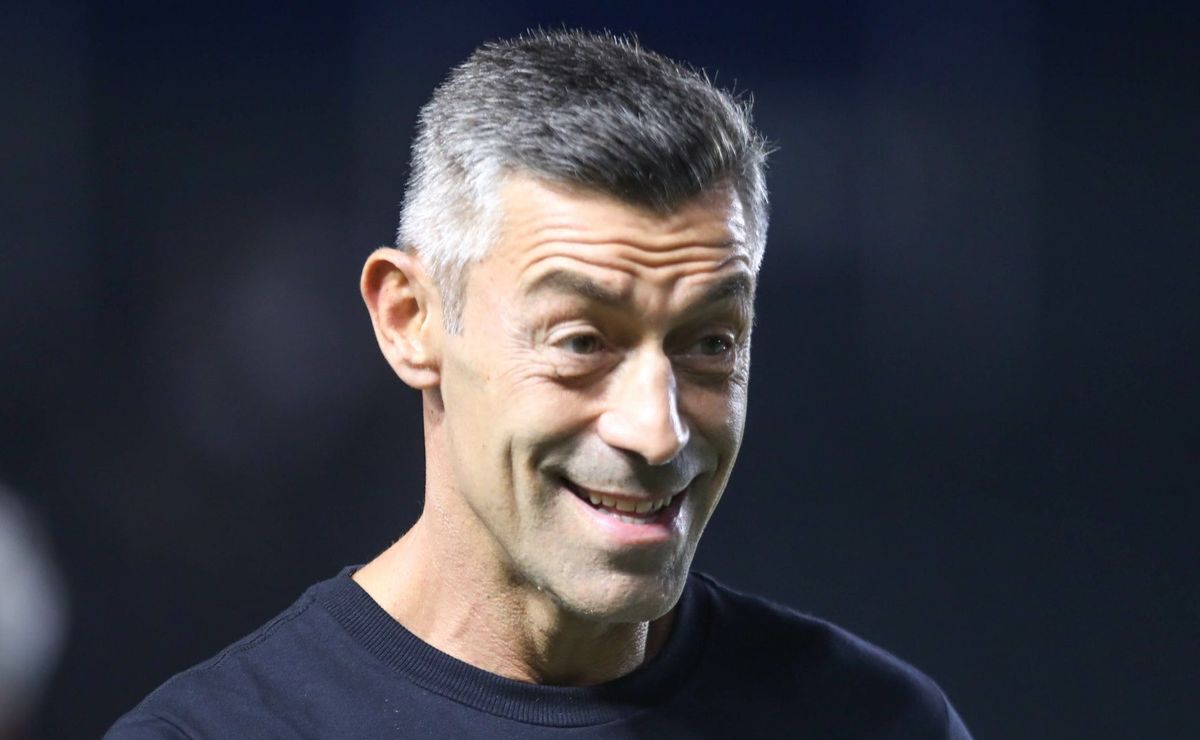 Deivid Washington chega ao Santos e Caixinha não quer ele como um simples centroavante