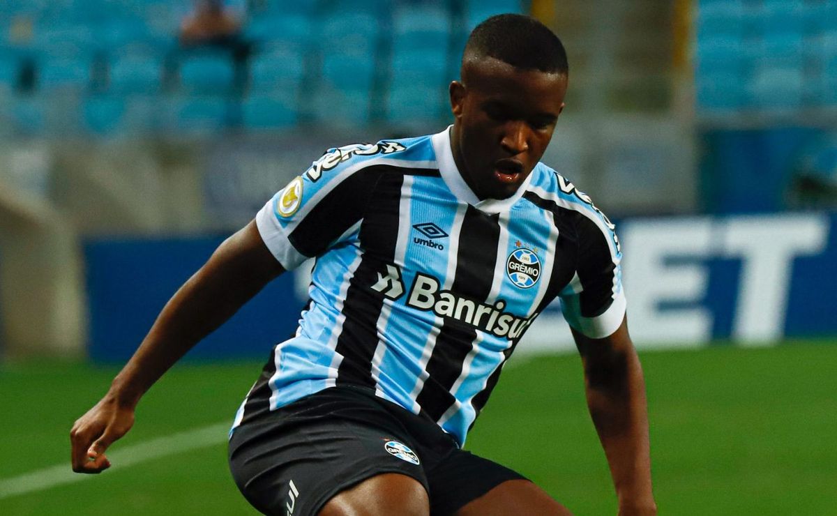 Elias Manoel vai jogar no Brasil em 2025 e operação não rende nenhum centavo aos cofres do Grêmio